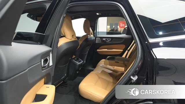 Volvo XC60 second Generation 2019 Черный из Кореи, фото 2
