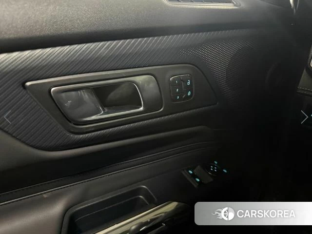 Ford Mustang 7th Generation 2024 Серебристо-серый из Кореи, фото 2