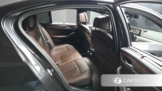 BMW 5 Series (G30) 2019 Серый из Кореи, фото 2
