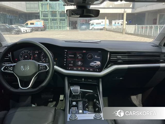 Volkswagen Touareg 2021 Черный из Китая, фото 2