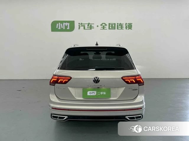 Volkswagen Tiguan L 2021 Серебристо-серый из Китая, фото 2