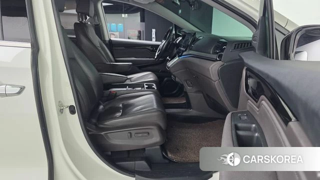 Honda Odyssey 2018 Белый из Кореи, фото 2