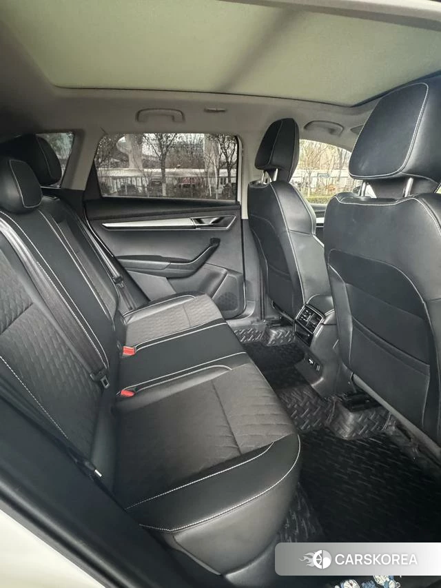 Skoda Krok 2021 Белый из Китая, фото 2