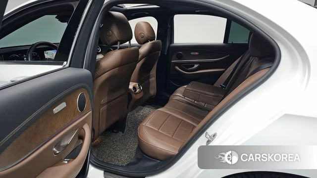 Mercedes-Benz E-Class W213 2020 Белый из Кореи, фото 2