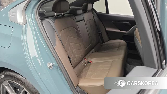 BMW 5 Series (G60) 2025 Небесно-голубой из Кореи, фото 2