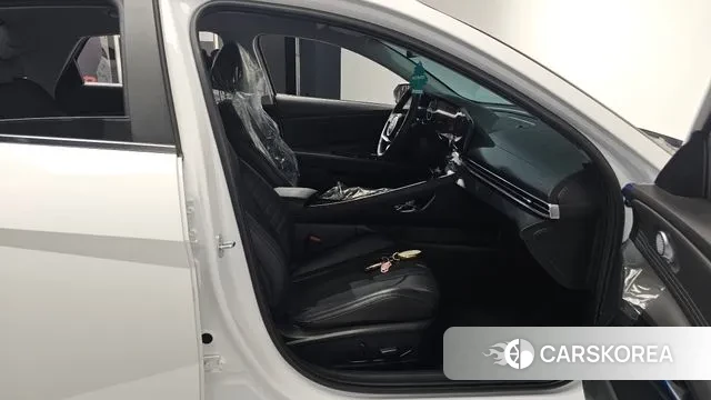 Hyundai The New Avante (CN7) 2023 Белый из Кореи, фото 2