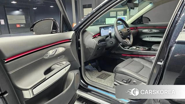 Genesis GV70 2024 Черный из Кореи, фото 2