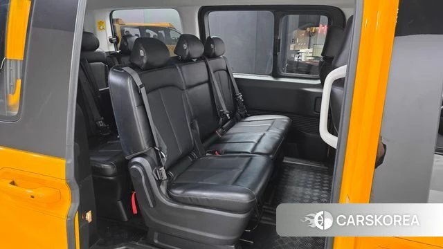 Hyundai Staria 2022 Желтый из Кореи, фото 2