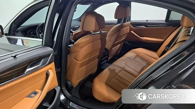 BMW 5 Series (G30) 2022 Серый из Кореи, фото 2