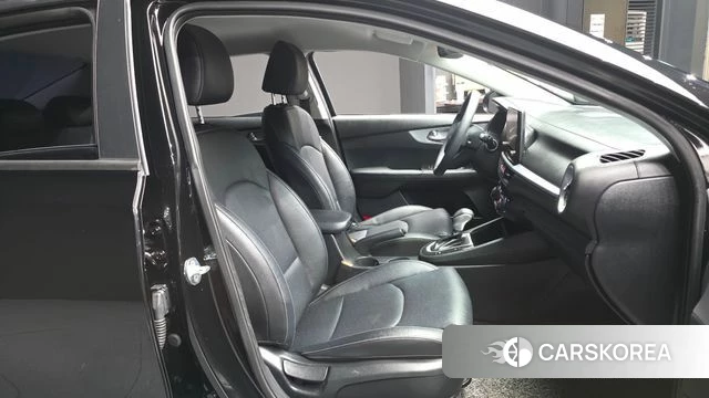 Kia The New K3 2nd generation 2022 Черный из Кореи, фото 2