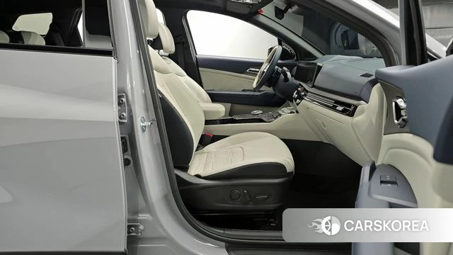 Kia The New Sportage 5th Generation 2025 Серебристо-серый из Кореи, фото 2