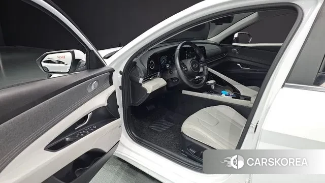 Hyundai Avante (CN7) 2021 Белый из Кореи, фото 2