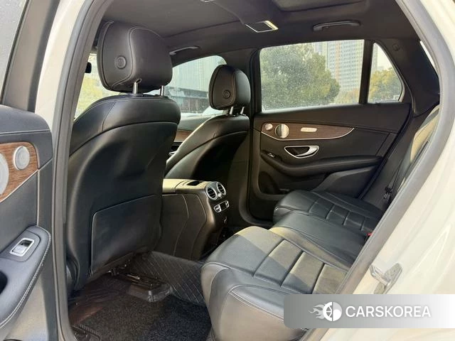 Mercedes-Benz GLC 2021 Белый из Китая, фото 2