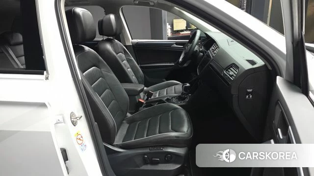 Volkswagen Tiguan second Generation 2021 Белый из Кореи, фото 2