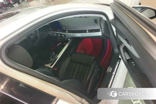 Audi A4L 2022 Белый из Китая, фото 2