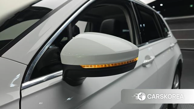 Volkswagen Tiguan second Generation 2020 Белый из Кореи, фото 2