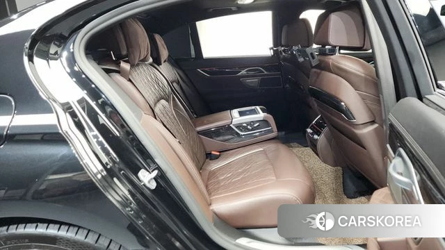 BMW 7 Series (G11) 2020 Черный из Кореи, фото 2