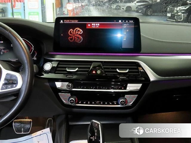 BMW 5 Series (G30) 2023 Белый из Кореи, фото 2