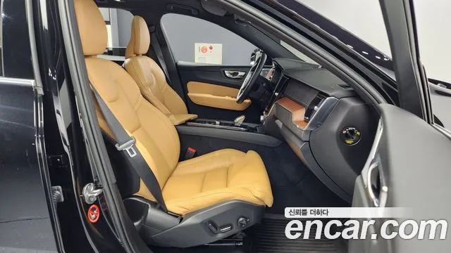 Volvo XC60 second Generation 2023 Черный из Кореи, фото 2