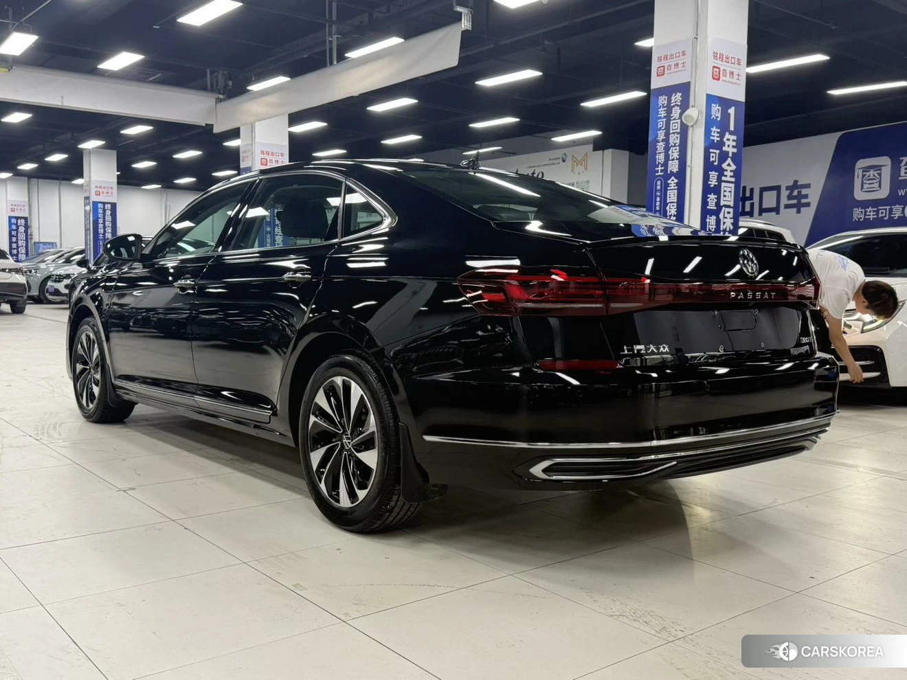 Volkswagen Passat 2023 Черный из Китая, фото 2