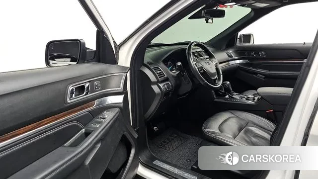 Ford Explorer 2018 Белый из Кореи, фото 2