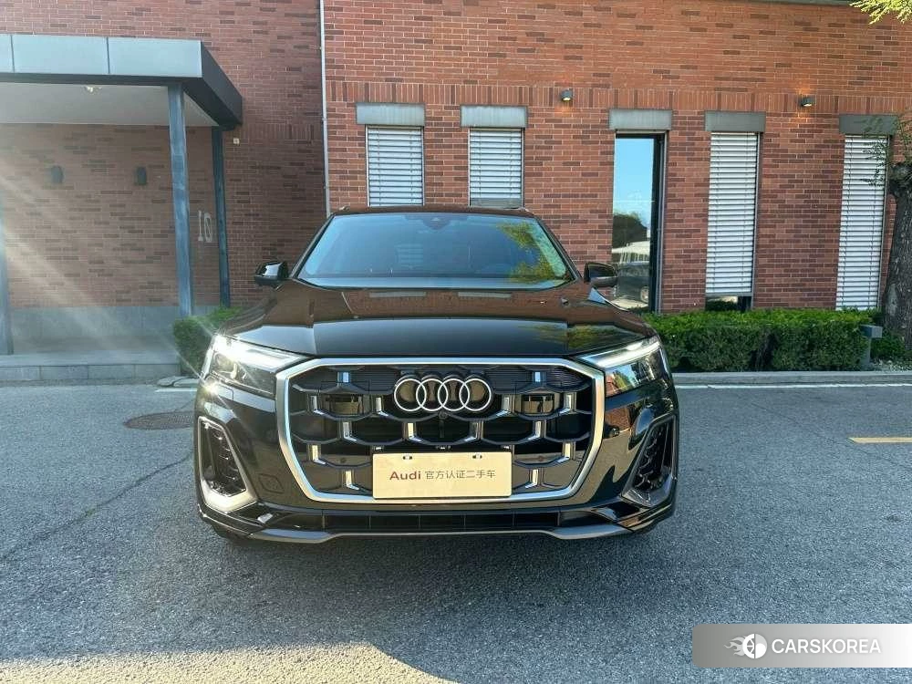 Audi Q7 2026 Черный из Китая, фото 2