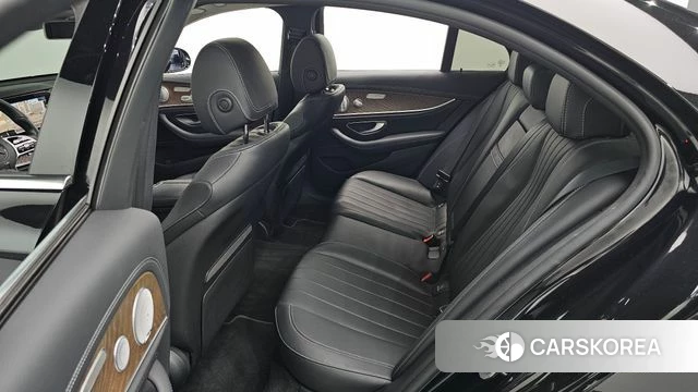 Mercedes-Benz E-Class W213 2020 Черный из Кореи, фото 2