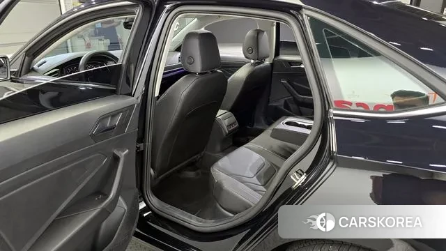 Volkswagen 7th Generation of Jetta 2023 Черный из Кореи, фото 2