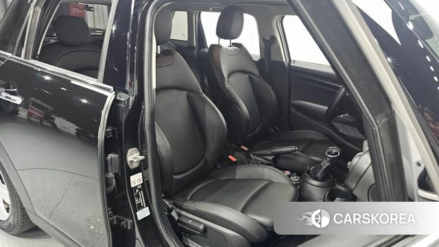 Mini Cooper 2019 Черный из Кореи, фото 2