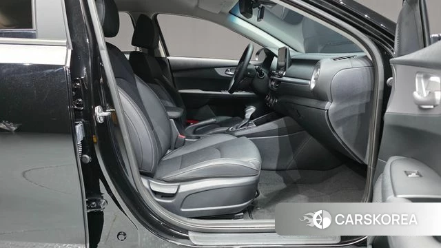 Kia The New K3 2nd generation 2024 Черный из Кореи, фото 2
