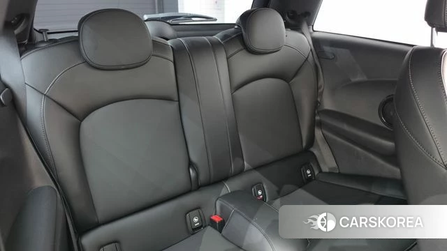 Mini Cooper 2018 Черный из Кореи, фото 2