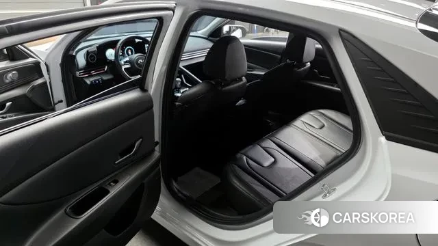 Hyundai Avante Hybrid (CN7) 2022 Белый из Кореи, фото 2