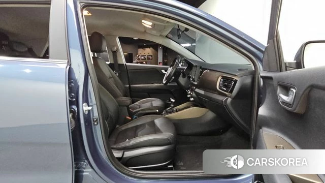 Kia Stonic 2018 Синий из Кореи, фото 2