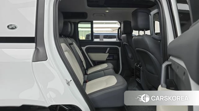 Land Rover Defender (L663) 2024 Белый из Кореи, фото 2