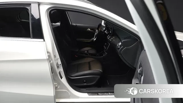 Mercedes-Benz GLA-Class X156 2019 Белый из Кореи, фото 2