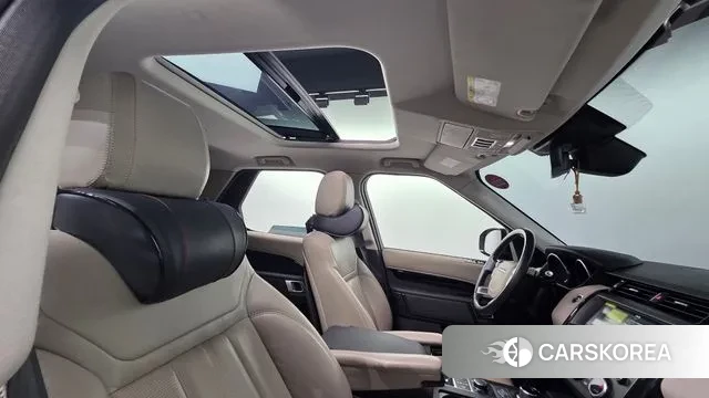 Land Rover Discovery 5 2019 Черный из Кореи, фото 2