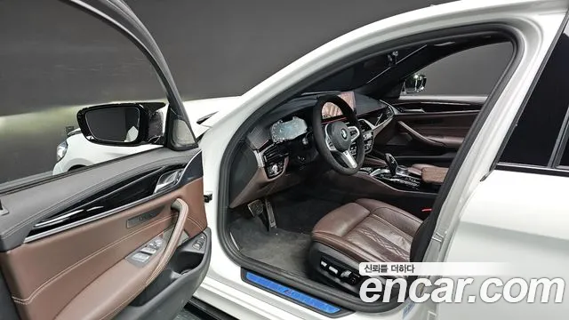 BMW 5 Series (G30) 2021 Белый из Кореи, фото 2