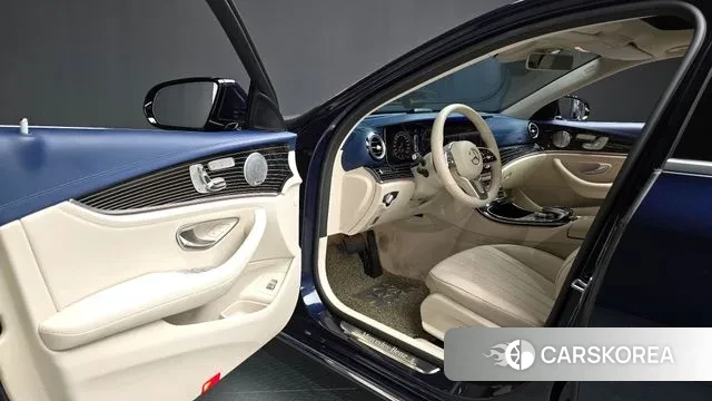 Mercedes-Benz E-Class W213 2019 Синий из Кореи, фото 2