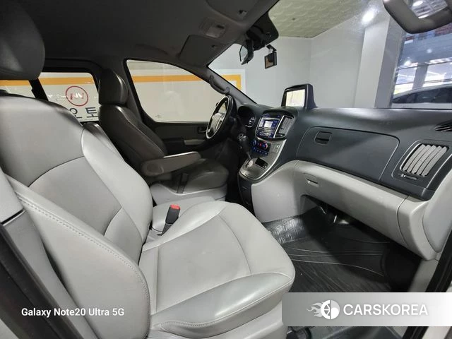Hyundai The New Grand Starex 2020 Серебристо-серый из Кореи, фото 2