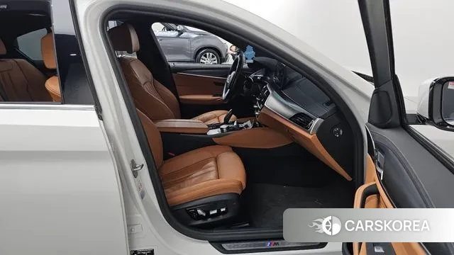 BMW 5 Series (G30) 2022 Белый из Кореи, фото 2