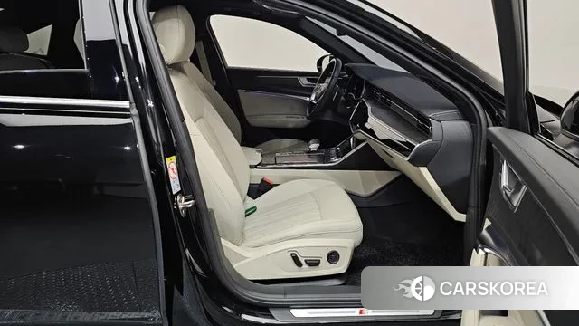 Audi A6 (C8) 2023 Черный из Кореи, фото 2