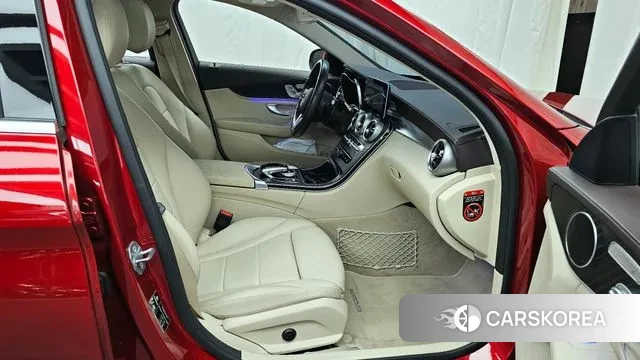 Mercedes-Benz C-Class W205 2019 Красный из Кореи, фото 2