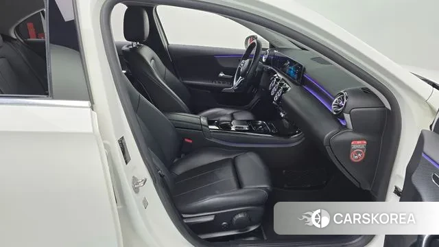 Mercedes-Benz A-Class W177 2020 Белый из Кореи, фото 2