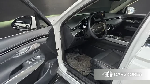 Genesis GV70 2023 Белый из Кореи, фото 2