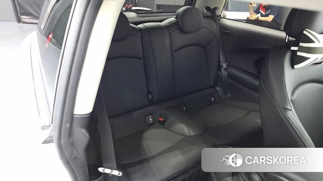 Mini Cooper 2023 Белый из Кореи, фото 2