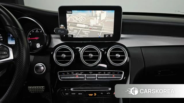 Mercedes-Benz C-Class W205 2018 Белый из Кореи, фото 2