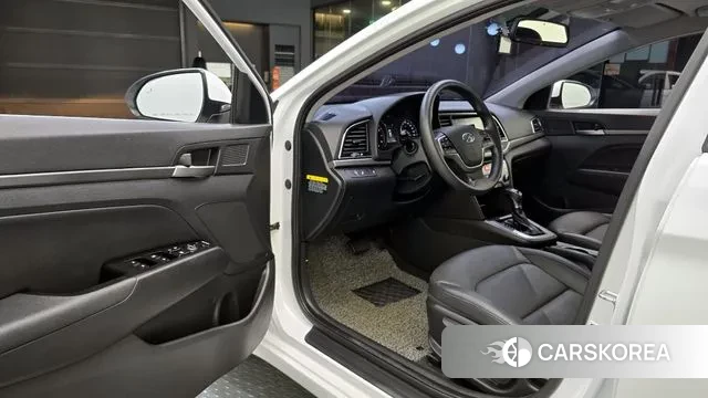 Hyundai Avante AD 2018 Белый из Кореи, фото 2