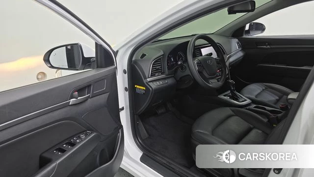 Hyundai Avante AD 2018 Белый из Кореи, фото 2