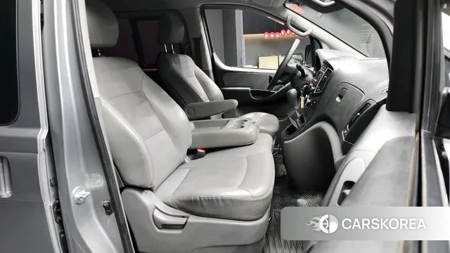 Hyundai The New Grand Starex 2018 Серебряный из Кореи, фото 2