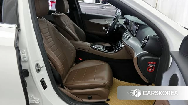 Mercedes-Benz E-Class W213 2021 Белый из Кореи, фото 2